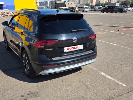 2019 Volkswagen Tiguan II, чёрный, 2800000 рублей, вид 3