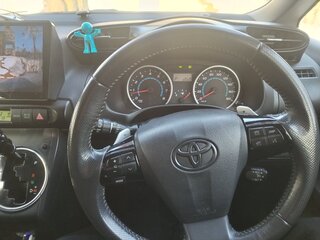 2010 Toyota Wish II, чёрный, 1430000 рублей, вид 1