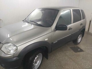 2018 Chevrolet Niva I Рестайлинг, серый, 700000 рублей, вид 2