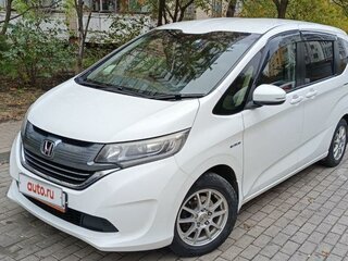 2017 Honda Freed+ II, белый, 1350000 рублей, вид 1