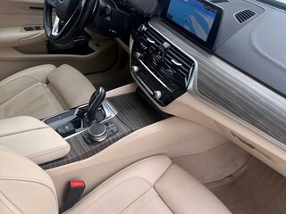 2019 BMW 5 серии 530i xDrive VII (G30/G31/G38), белый, 3900000 рублей, вид 5
