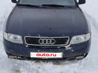 1998 Audi A4 I (B5), синий, 320000 рублей, вид 2