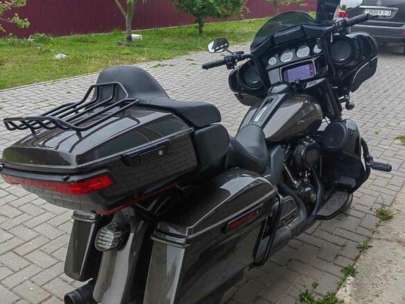 2020 Harley-Davidson Electra Glide, коричневый, 2100000 рублей - вид 3