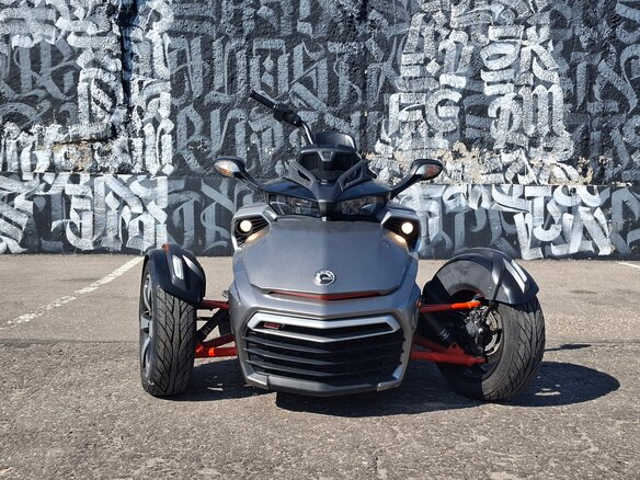 2015 BRP Can-Am Spyder, серый, 1890000 рублей - вид 8