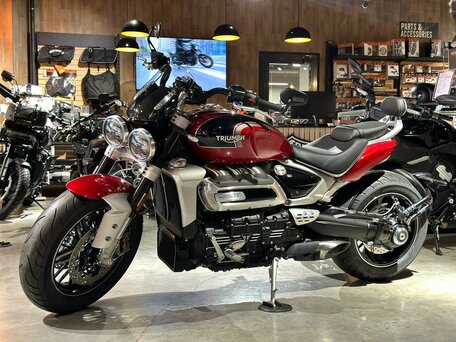 2023 Triumph Rocket 3, красный, 2990000 рублей, вид 4