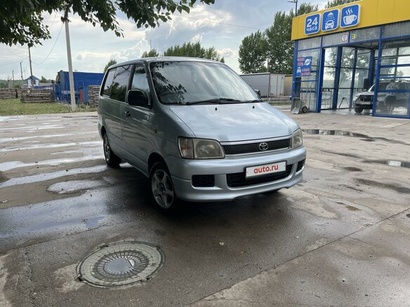 1998 Toyota Lite Ace Noah V, серебристый, 500000 рублей - вид 1