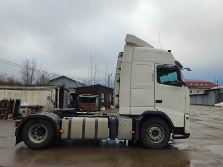 2011 Volvo FH, белый, 6700000 рублей, вид 4