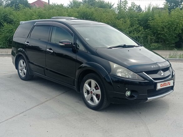 2006 Mitsubishi Grandis I, чёрный, 970000 рублей - вид 1