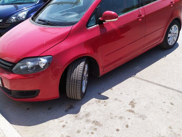 2009 Volkswagen Golf Plus II, красный, 650000 рублей - вид 4