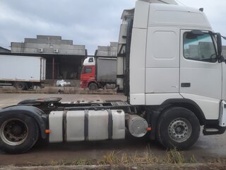 2010 Volvo FH, белый, 2600000 рублей, вид 3