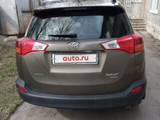2015 Toyota RAV4 IV (XA40), бежевый, 2400000 рублей, вид 3