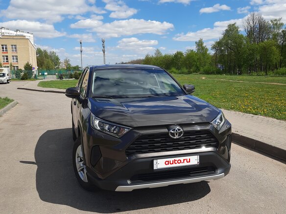 2021 Toyota RAV4 V (XA50), коричневый, 3400000 рублей - вид 3
