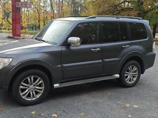 2011 Mitsubishi Pajero IV Рестайлинг 1, серый, 2400000 рублей, вид 5