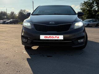 2017 Kia Rio III Рестайлинг, коричневый, 850000 рублей, вид 2
