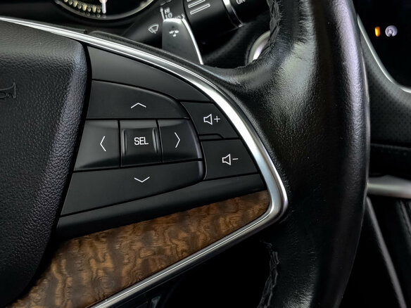 2020 Cadillac XT5 I Рестайлинг, красный, 3090000 рублей - вид 28