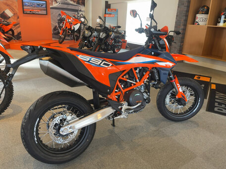 2024 KTM 690 SMC R, оранжевый, 1200000 рублей, вид 5