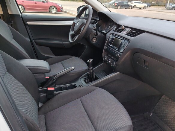 2014 Skoda Octavia III (A7), белый, 850000 рублей - вид 12