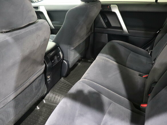 2014 Toyota Land Cruiser Prado 4-speed 150 Series Рестайлинг 1, серый, 3180000 рублей - вид 17