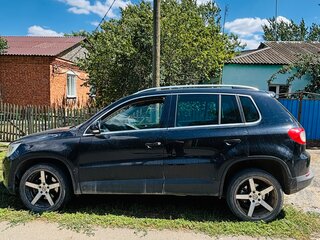 2010 Volkswagen Tiguan I, чёрный, 900000 рублей, вид 2