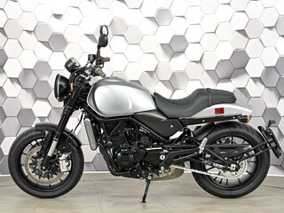 2023 Harley-Davidson X500, серебристый, 549000 рублей, вид 4