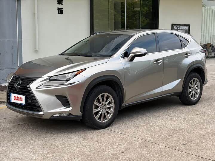 Открыть фотографии: Lexus NX I Рестайлинг
