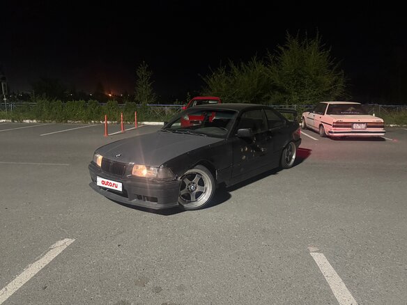 1995 BMW 3 серии 318i III (E36), чёрный, 350000 рублей