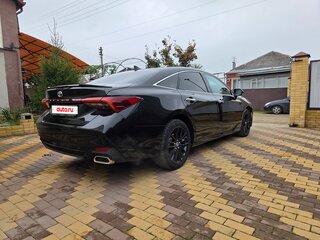 2022 Toyota Avalon V Рестайлинг, чёрный, 3250000 рублей, вид 4
