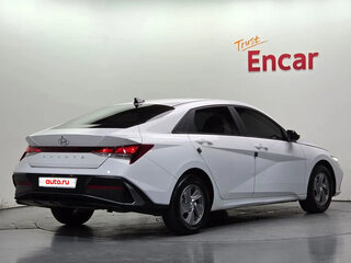 2023 Hyundai Avante VII Рестайлинг, белый, 1740111 рублей, вид 4