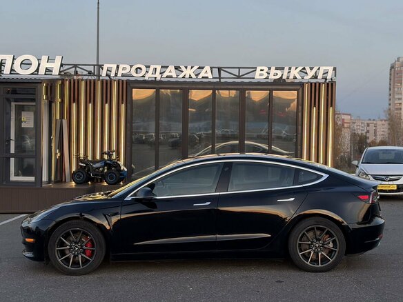 2018 Tesla Model 3 Long Range I, чёрный, 3000000 рублей - вид 3