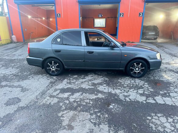 2004 Hyundai Accent ТагАЗ II, серый, 320000 рублей - вид 4