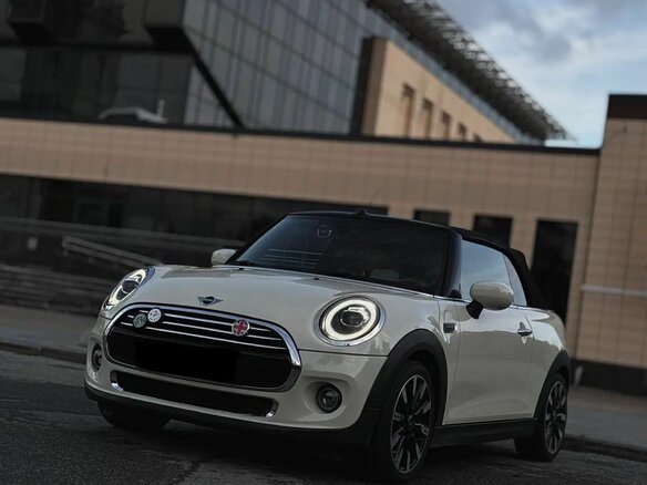 2020 Mini Cabrio Cooper III Рестайлинг, белый, 2590000 рублей - вид 11
