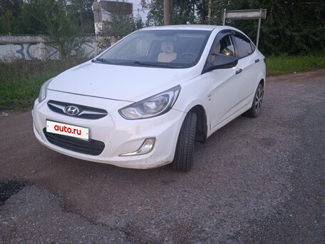 2011 Hyundai Solaris I, белый, 620000 рублей, вид 1