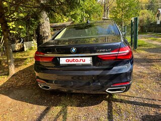 2017 BMW 7 серии Long 730Ld xDrive VI (G11/G12), синий, 4500000 рублей, вид 4