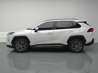 2025 Toyota RAV4 V (XA50), белый, 3335355 рублей, вид 4