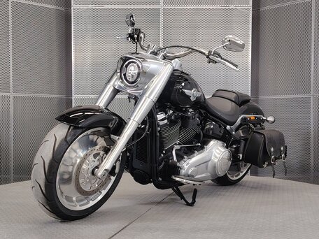 2018 Harley-Davidson Fat Boy, чёрный, 1929000 рублей, вид 4