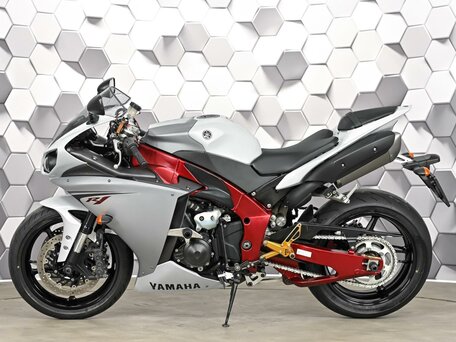 2009 Yamaha YZF-R1, белый, 899000 рублей, вид 4