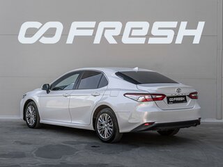 2020 Toyota Camry VIII (XV70), белый, 2650000 рублей, вид 2
