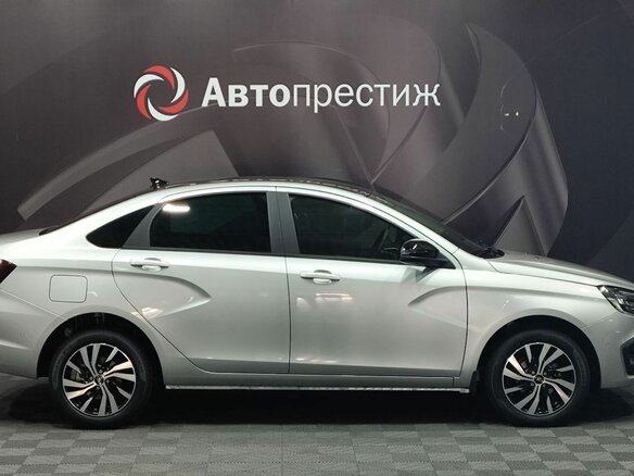 2026 Lada (ВАЗ) Vesta I Рестайлинг (NG), серебристый - вид 3