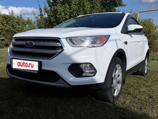 2017 Ford Kuga II Рестайлинг, белый, 1870000 рублей, вид 4