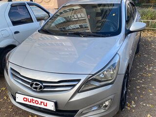 2016 Hyundai Solaris I Рестайлинг, серебристый, 770000 рублей, вид 2
