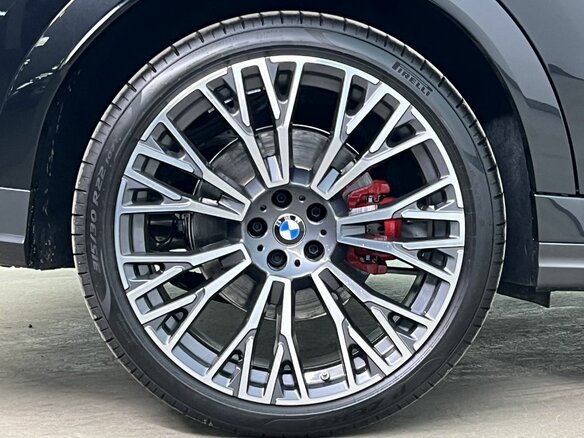 2026 BMW X6 40d III (G06) Рестайлинг, чёрный - вид 13
