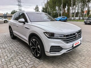 2019 Volkswagen Touareg III, белый, 4300000 рублей, вид 3
