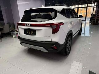 2023 Kia Seltos I Рестайлинг, белый, 1480000 рублей, вид 4