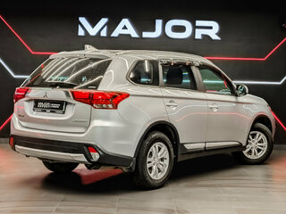 2018 Mitsubishi Outlander III Рестайлинг 2, серебристый, 2150000 рублей, вид 5