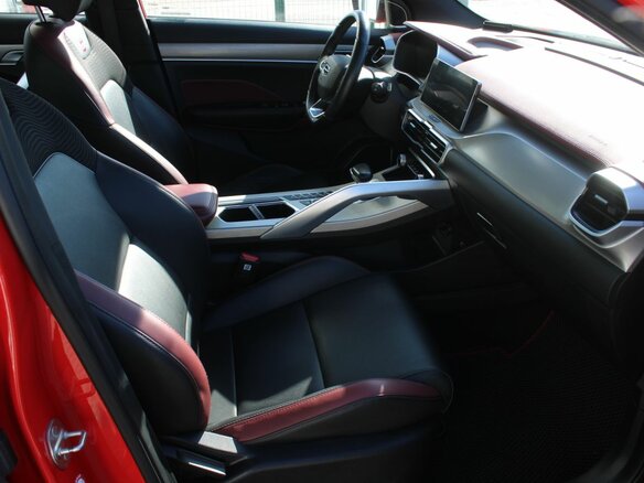 2023 Geely Coolray I, красный, 1815000 рублей - вид 14