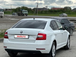 2018 Skoda Octavia III (A7) Рестайлинг, белый, 900000 рублей, вид 2