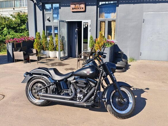 2016 Harley-Davidson Fat Boy, чёрный, 2250000 рублей - вид 8