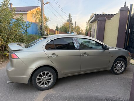 2010 Mitsubishi Lancer X, бежевый, 390000 рублей, вид 3