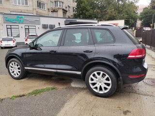 2012 Volkswagen Touareg II, чёрный, 2500000 рублей, вид 3