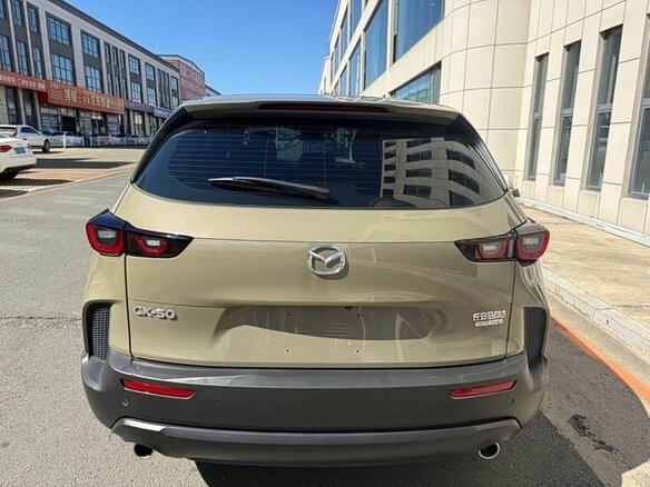 2023 Mazda CX-50, бежевый, 1976000 рублей - вид 5